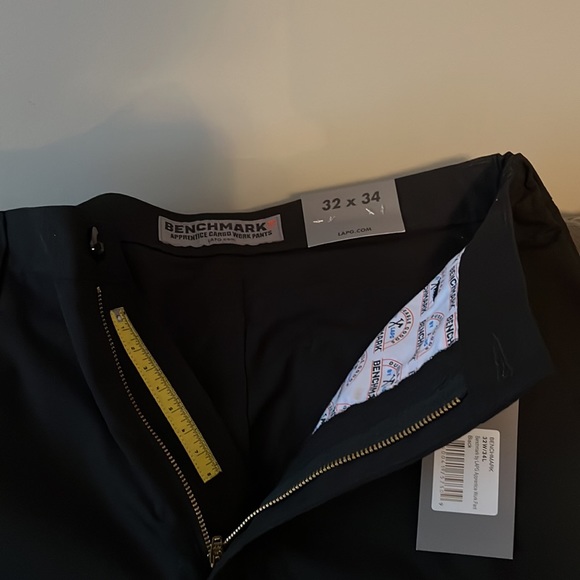 Mens Benchmark cargo work pants. - Picture 2 of 2